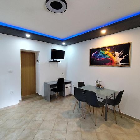 Apartman Goga With Pool And Jacuzzi Labin  Exterior foto